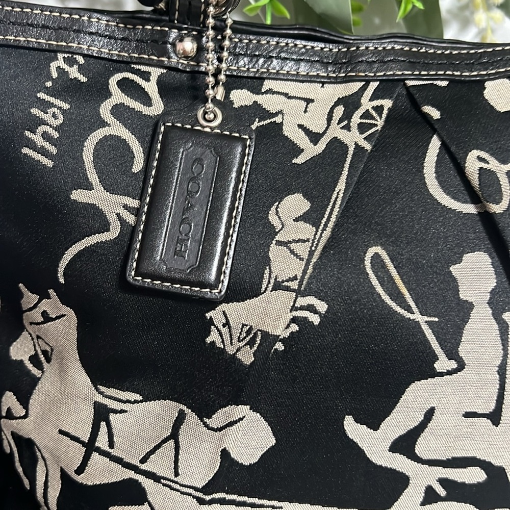 Coach Black and Cream Tote Bag - Picture 2 of 11